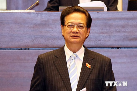 Thủ tướng Nguyễn Tấn Dũng trả lời chất vấn của đại biểu Quốc hội.